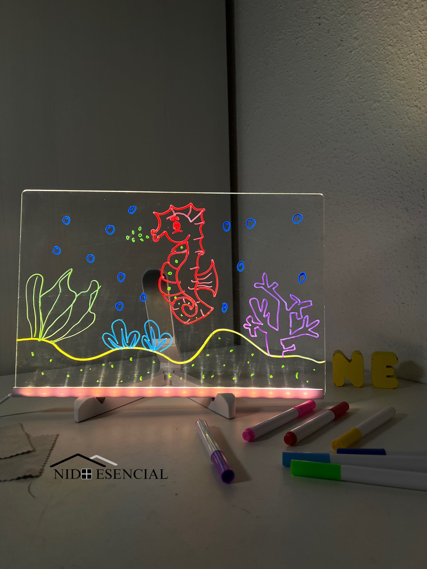 Pizarra LED Mágica: ¡Organiza la Familia con Diversión!